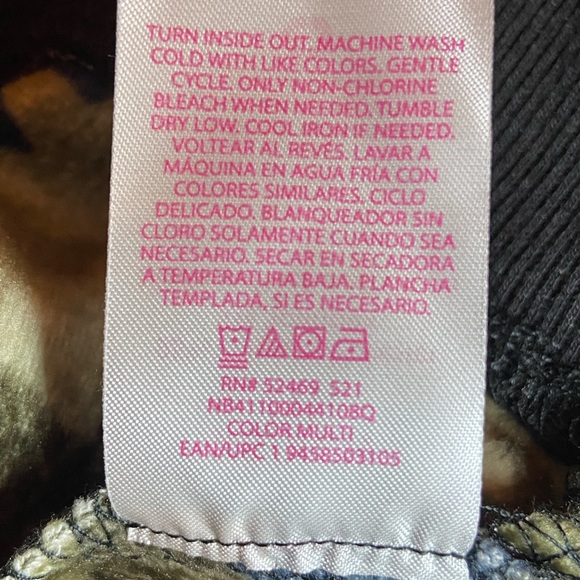 No Boundaries Women’s Camouflaged Sweatshirt Size Small - Picture 6 of 6